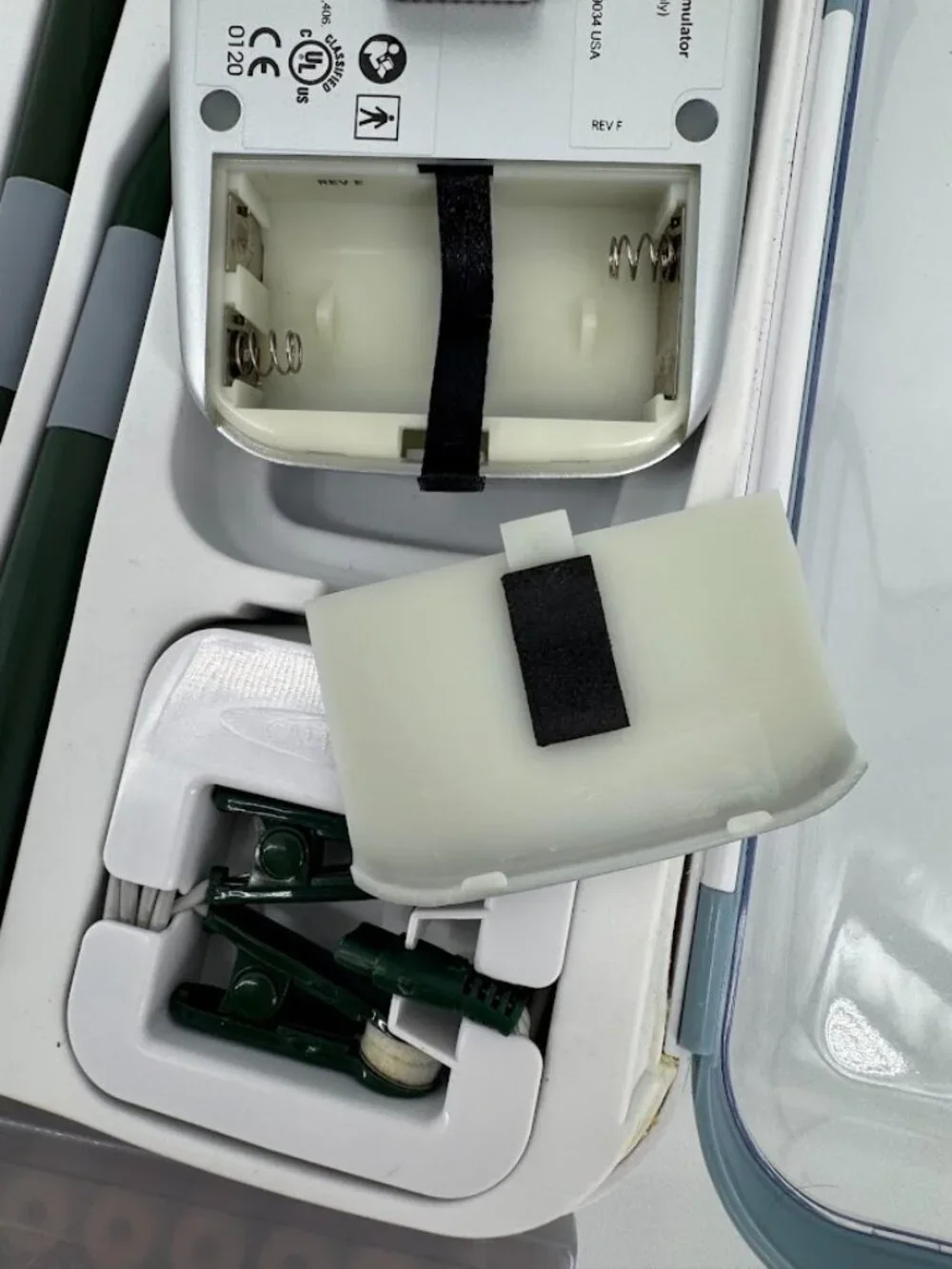 Alpha-Stim M device kit